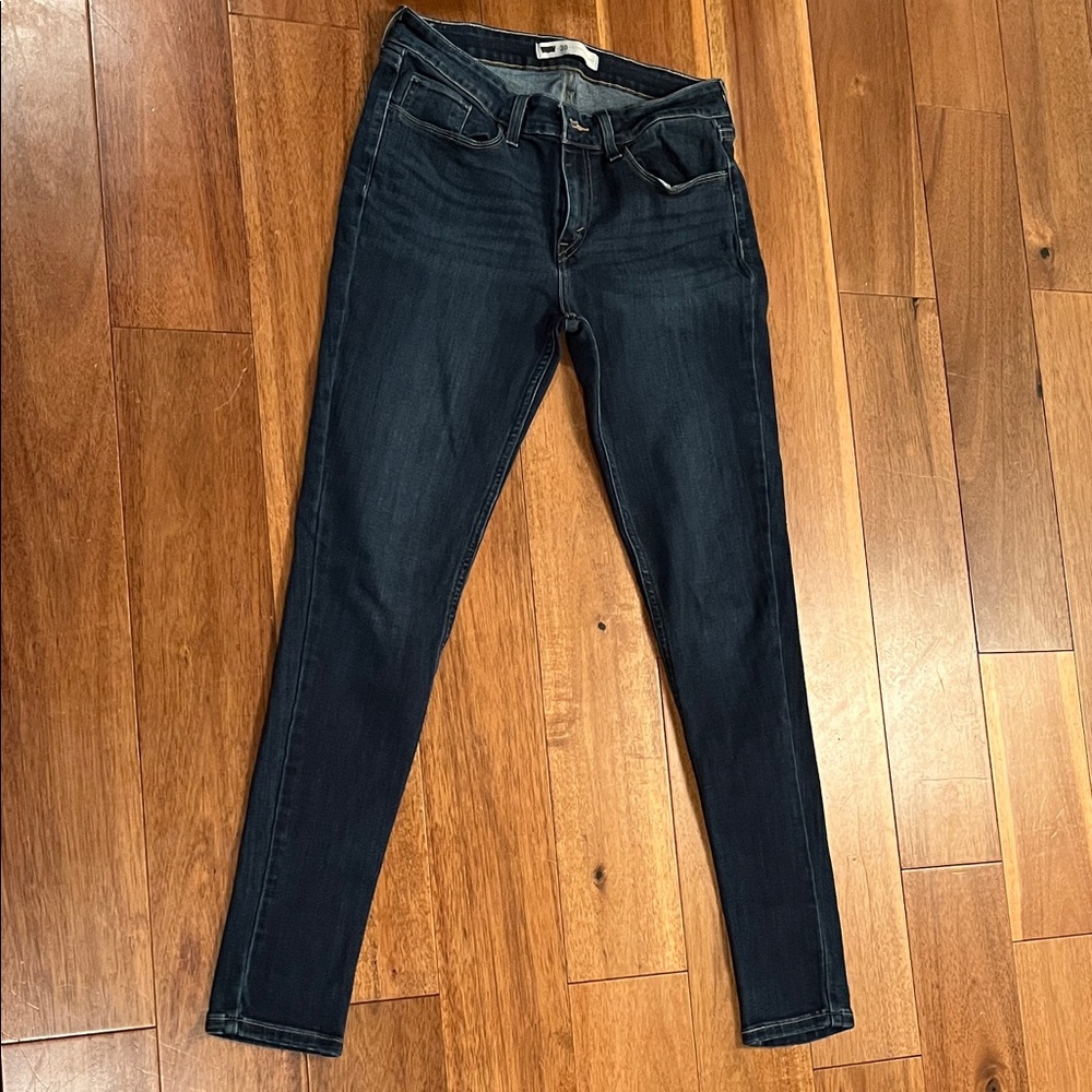 Women’s Levi’s skinny jeans